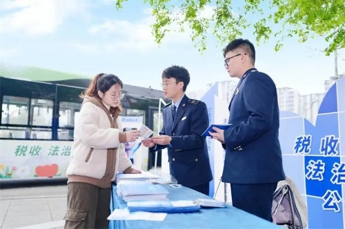 税收宣传唱响法治公平主旋律-2.jpg