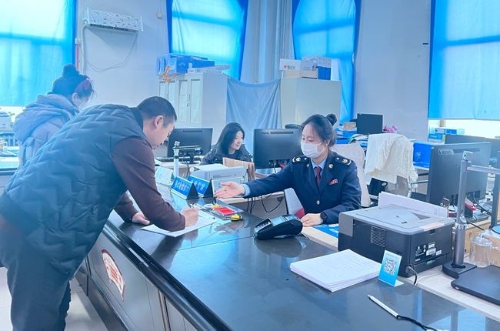 第二税务分局：落实契税减税新政  精准服务惠及民生.jpg